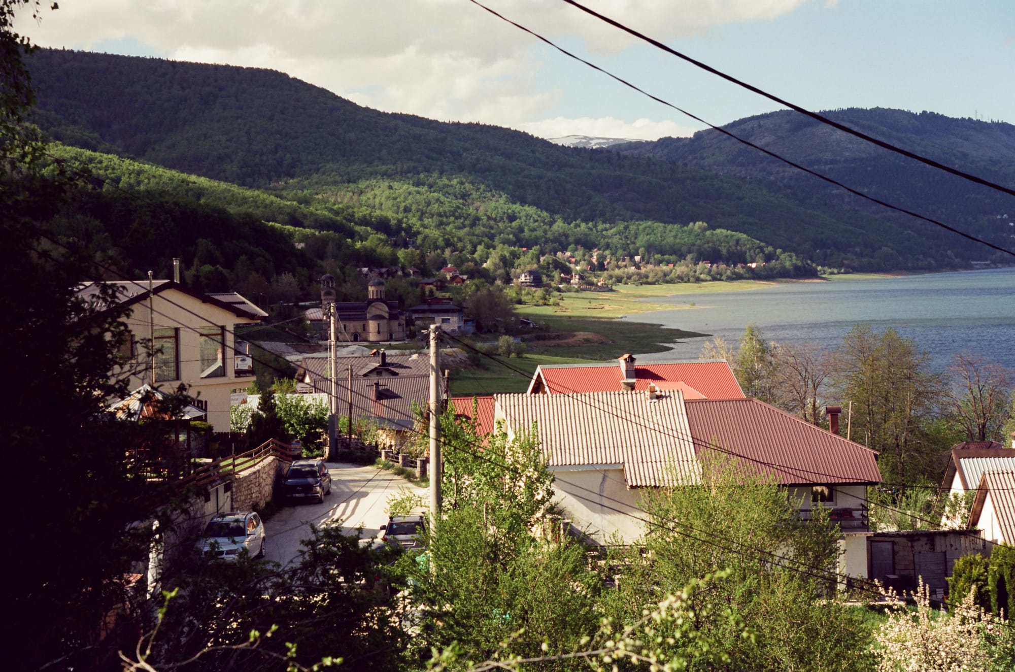 Manrovo National Park, North Macedonia — Houses around Lake Manrovo