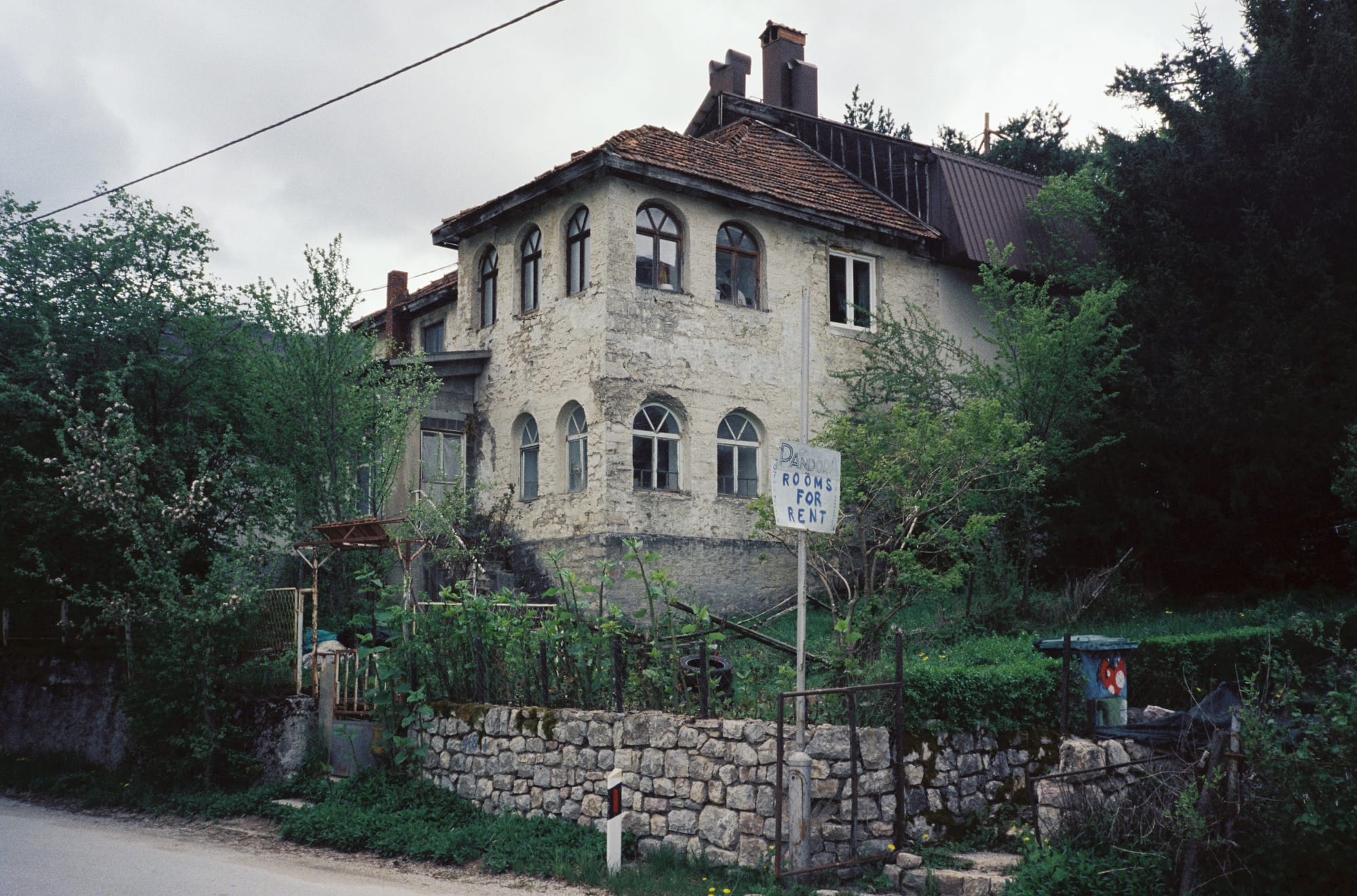 Manrovo National Park, North Macedonia — Abandoned house at Lake Manrovo